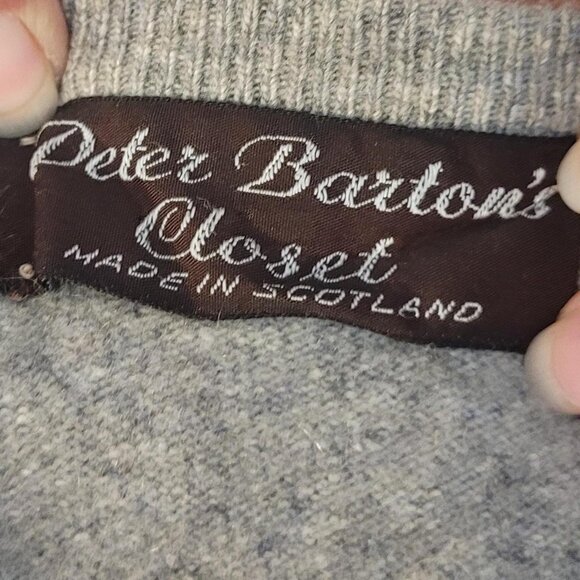 Vintage Peter Barton’s Pure Cashmere V-Neck Sweater | Made in Scotland | XS - Picture 2 of 8